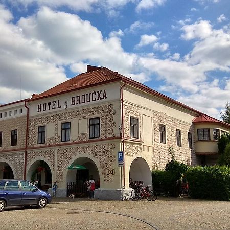 Nové Město nad Metují Hotel U Broucka מראה חיצוני תמונה