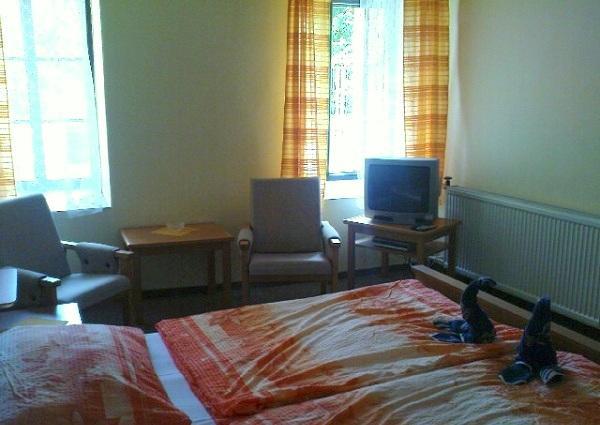 Nové Město nad Metují Hotel U Broucka מראה חיצוני תמונה